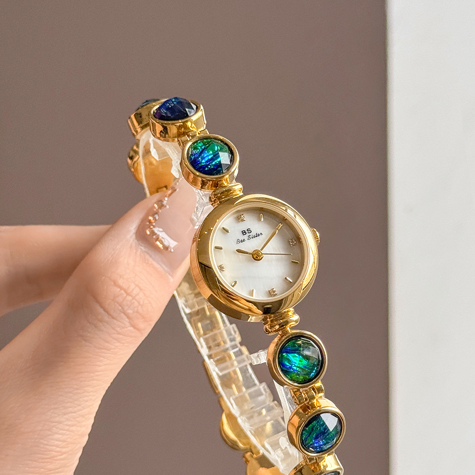 Luxury Women's Watches Green J - огляд і ціна Luxury Watch With Green Dial
