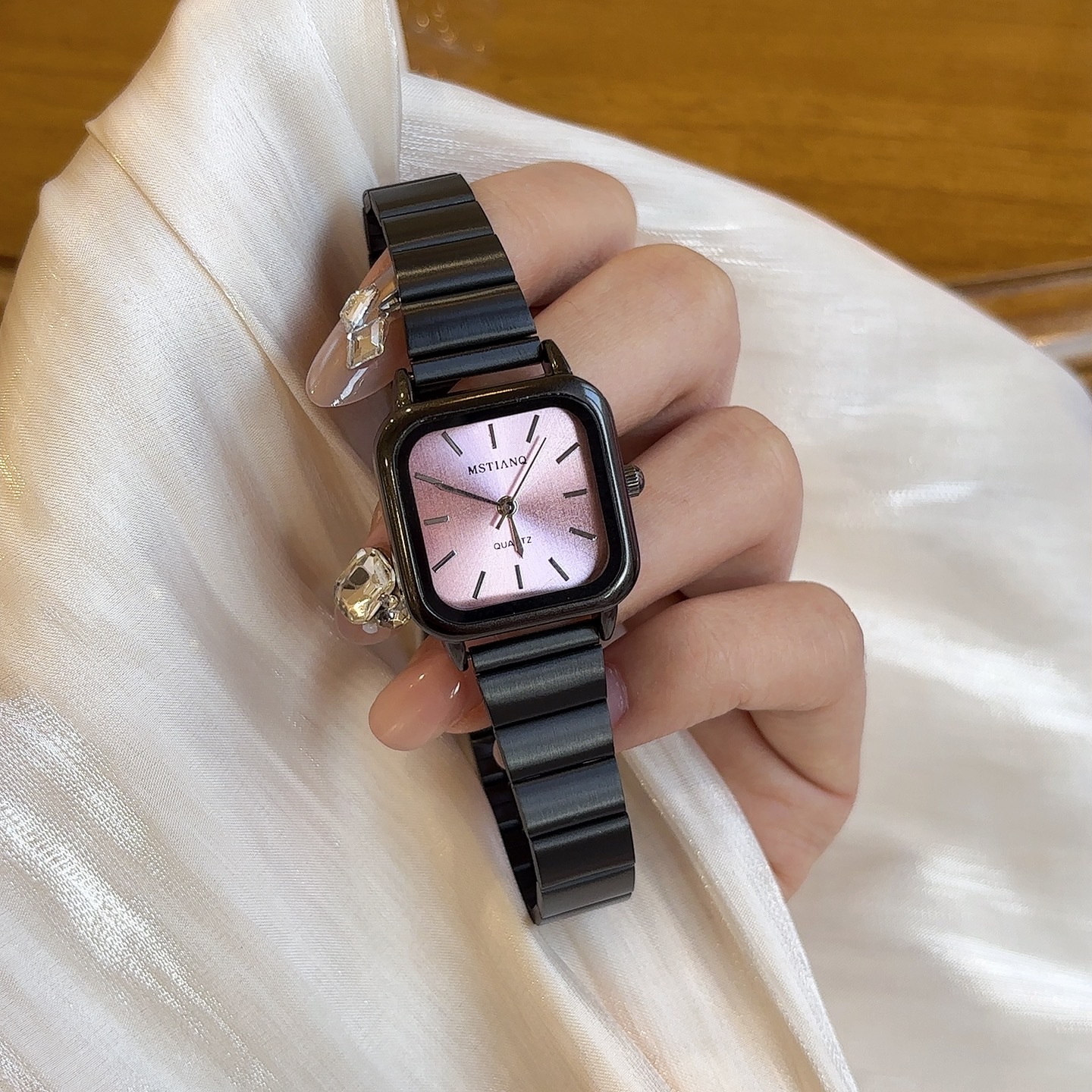Hot Sale Brand Black Watch for - огляд і ціна Luxury Watch For Sale